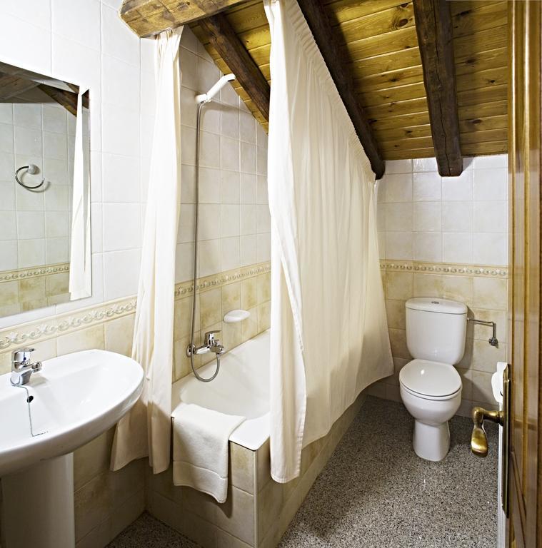 Apartamentos Casa Buisan Broto Zimmer foto